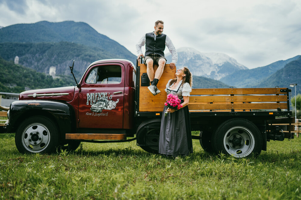 Tiroler Trachtenhochzeit in Innsbruck mit Oldtimer_23_Christina Biasi Photography (Copy)