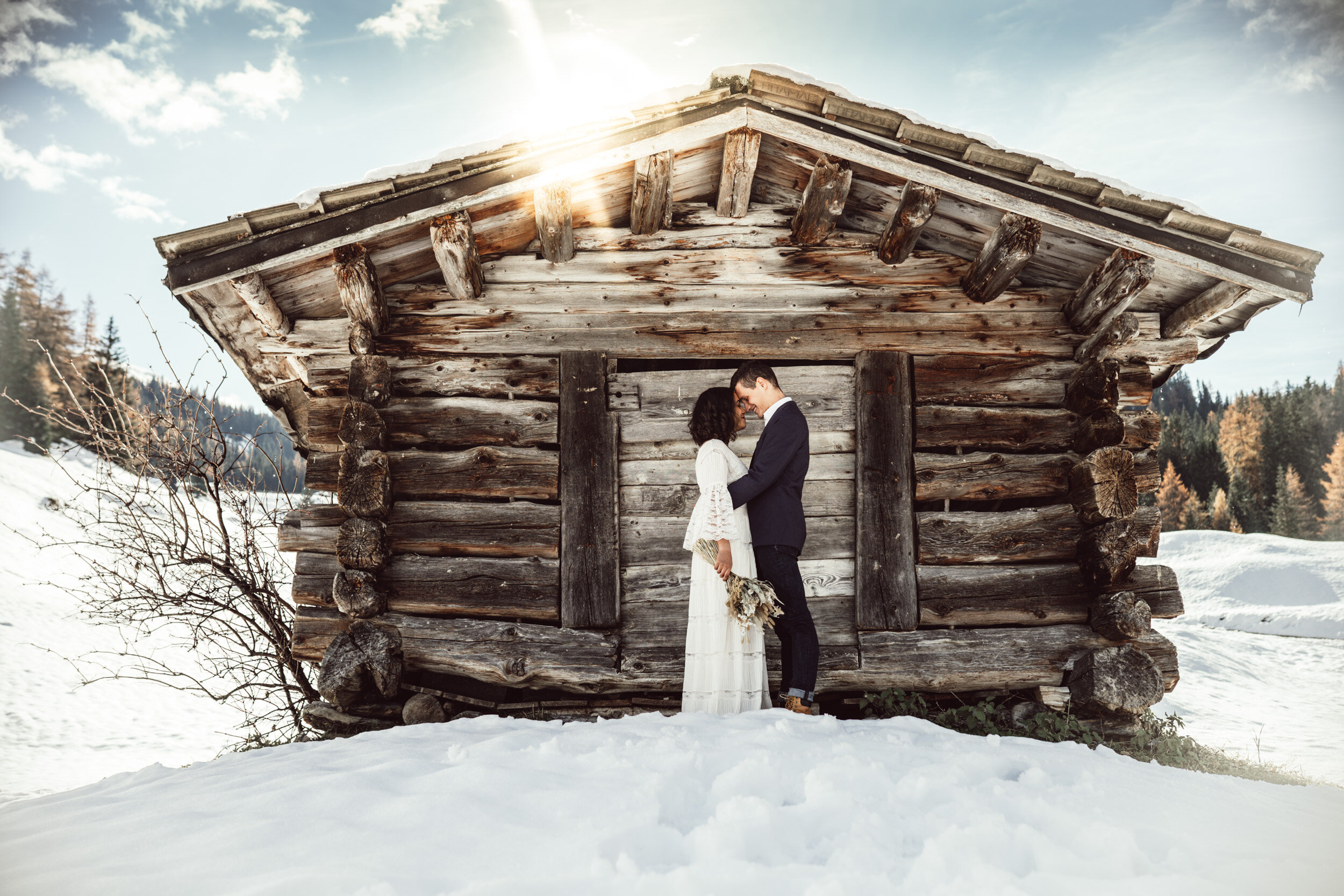 Hochzeitsfotograf_Tirol_Innsbruck_Alpen_elopement_Berge_Scheunenhochzeit_Winter.jpg