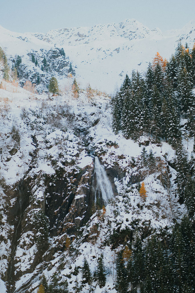 Austria_Innsbruck_Alps_wedding_outdoors_couple-535_web.jpg