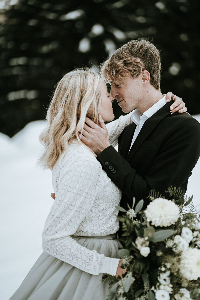 Austria_Innsbruck_Alps_wedding_outdoors_couple-137_web.jpg