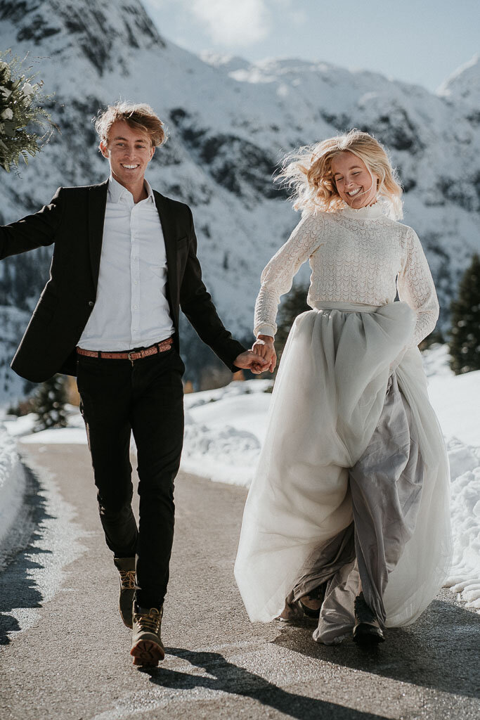 Austria_Innsbruck_Alps_wedding_outdoors_couple-382_web.jpg