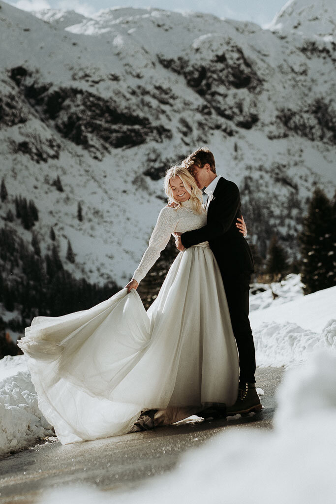 Austria_Innsbruck_Alps_wedding_outdoors_couple-365_web.jpg
