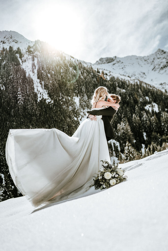 Austria_Innsbruck_Alps_wedding_outdoors_couple-289_web.jpg