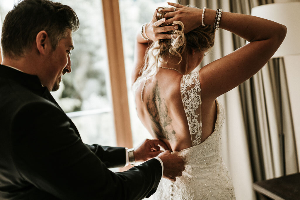 Jochberg-Kitzbuehel-Tirol-Austria-wedding-couple-Kempinski-mountains-barn-32_print_LR edited_web.jpg