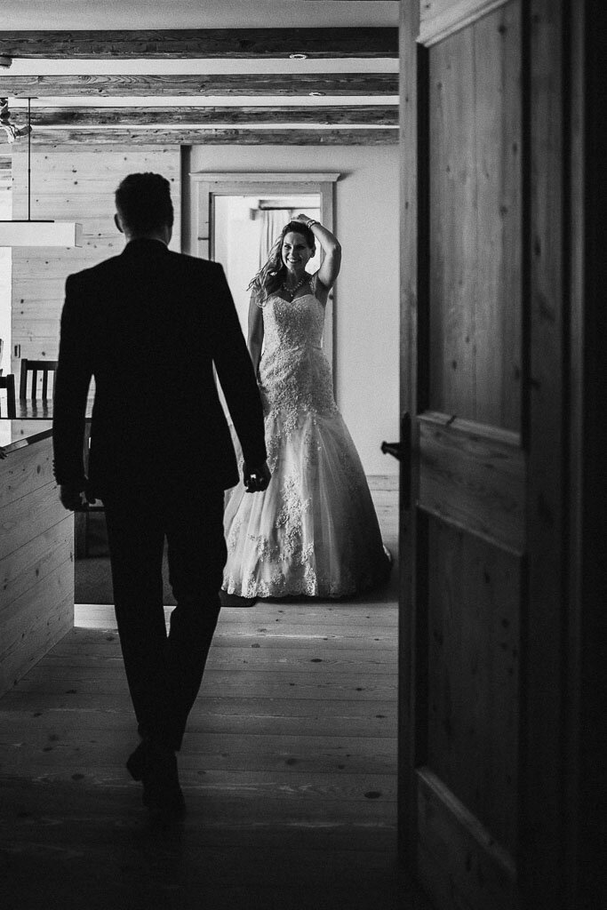 Jochberg-Kitzbuehel-Tirol-Austria-wedding-couple-Kempinski-mountains-barn-231_print_LR edited_web.jpg