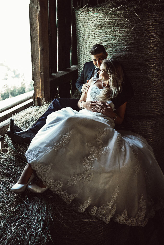 Jochberg-Kitzbuehel-Tirol-Austria-wedding-couple-Kempinski-mountains-barn-1131_print_LR edited_web.jpg