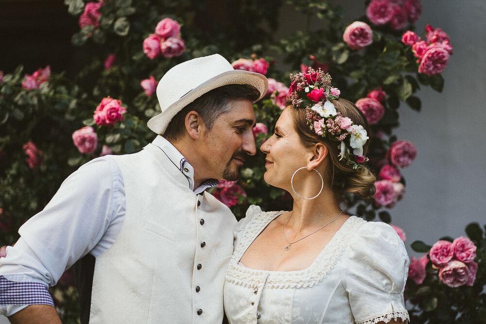 Jochberg-Kitzbuehel-Tirol-Austria-wedding-couple-Kempinski-mountains-barn-2098_print_LR edited_web.jpg