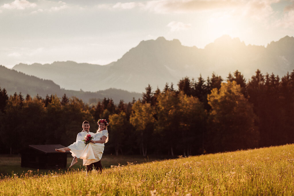 Jochberg-Kitzbuehel-Tirol-Austria-wedding-couple-Kempinski-mountains-barn-2281_print_LR edited_web.jpg