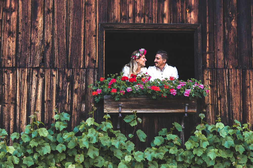 Jochberg-Kitzbuehel-Tirol-Austria-wedding-couple-Kempinski-mountains-barn-2332_print_LR edited_web.jpg