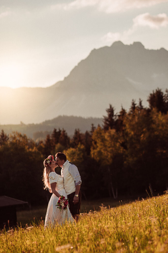 Jochberg-Kitzbuehel-Tirol-Austria-wedding-couple-Kempinski-mountains-barn-2289_print_LR edited_web.jpg
