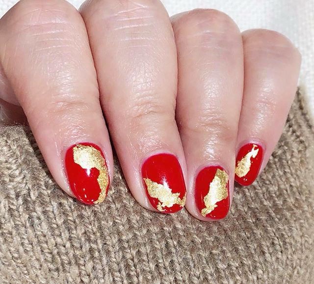 Perfect match ✨💅🏻 #red #gold #foil #nails