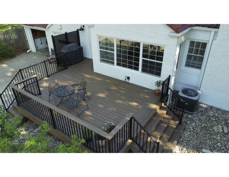 hideaway:railing.jpg