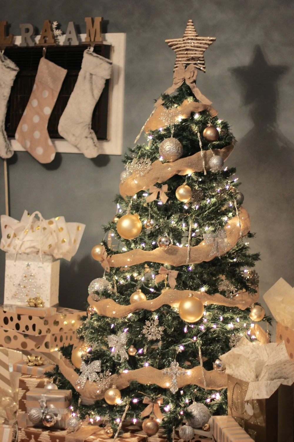 Holiday Home Decor/Christmas Day