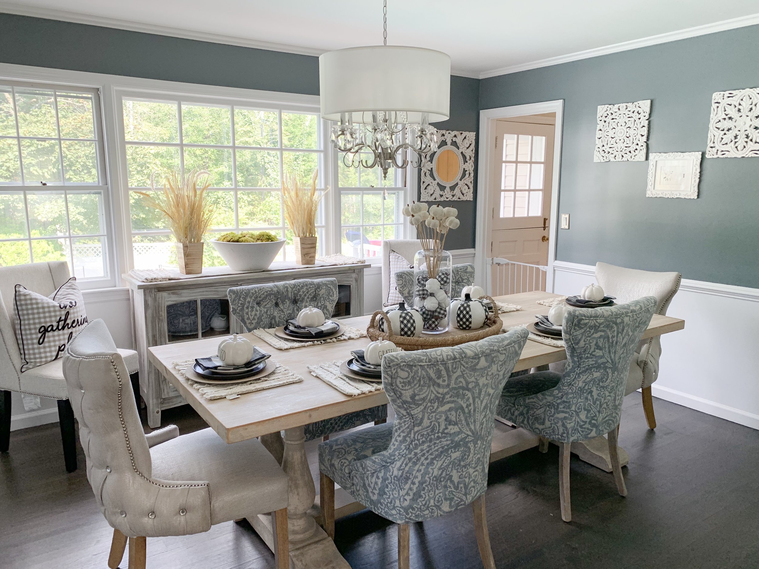 Fall Monochromatic Table-Scape