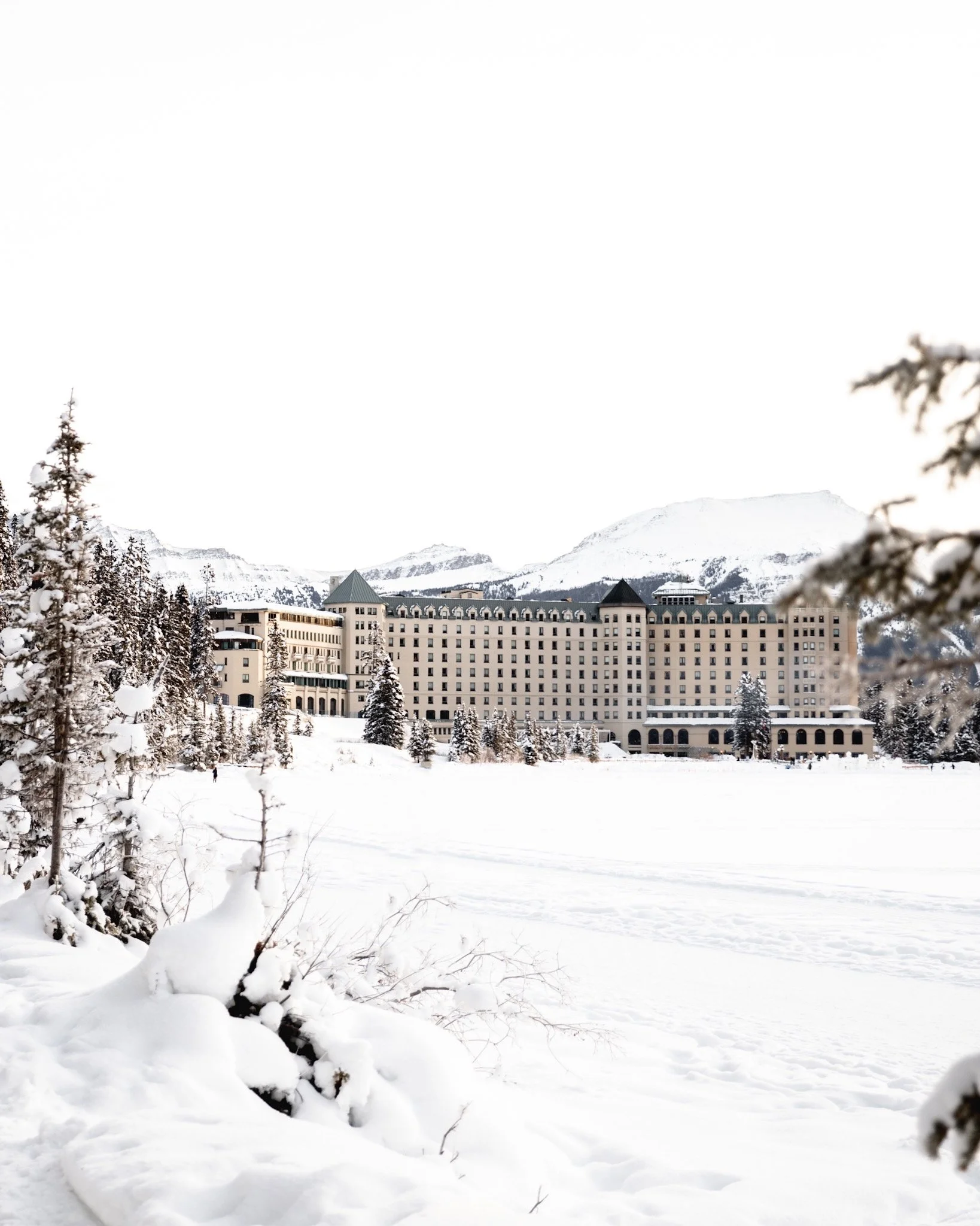 FAIRMONT LAKE LOUISE