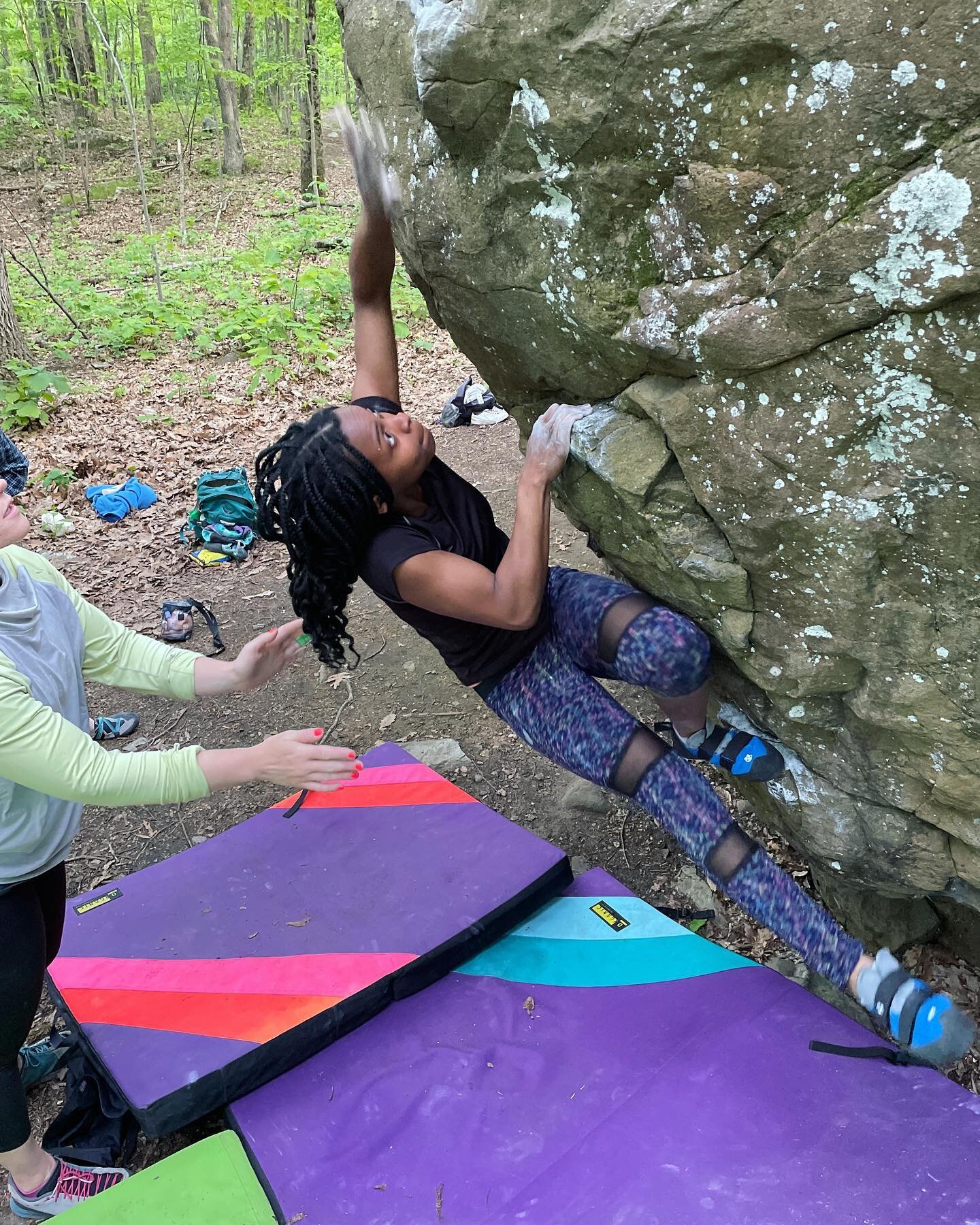 Ascent does #bouldering clinics?! Yes. Yes we do! 
&bull;
We still have a couple spots left in our bouldering &amp; #climbing technique workshop with @facetheclimb
&bull;
Give outdoor bouldering a try and get some on the wall coaching from a total pr