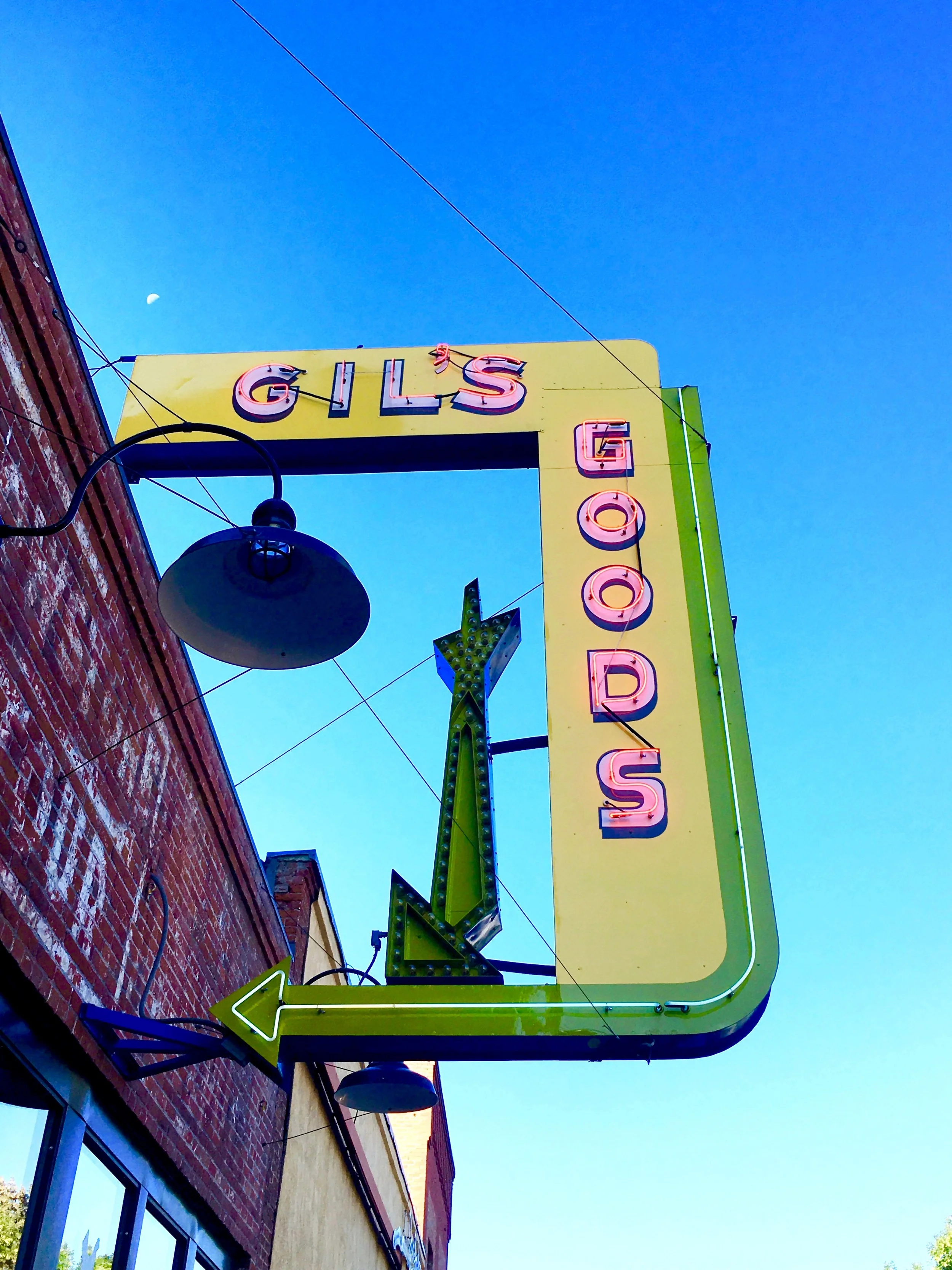 From our home, Livingston is a short, interesting scenic drive across Jackson Creek. Before a hike at Pine Creek, we stopped at Gil's Cafe in Livingston for a bite. It's homey, casual, and my breakfast sandwich was just right.