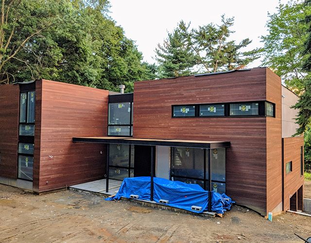 Coming along nicely... t-minus 1 month!
#westchester #ardsley #modernhomes #newconstruction #luxuryrealestate #luxuryhomes #moderndesign