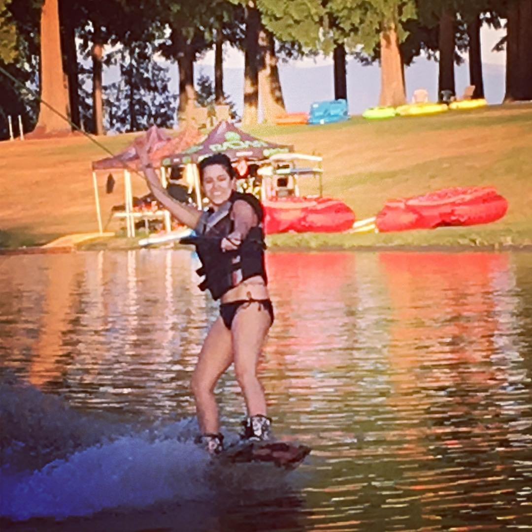 First time ripper @k_leetiera making Radar hot laps look easy yesterday!
@ronixwakeboards @radarskis @northwestriders @mcboatcompany 
#wakeboarding #learn2ride #passthehandle