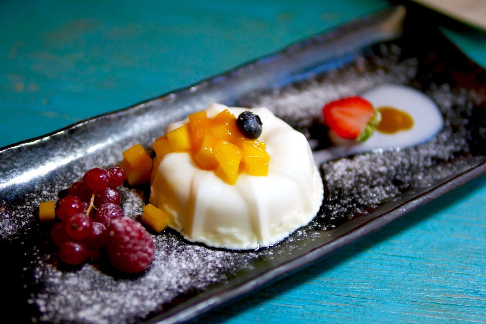 Kookose panna cotta 6€ Lihtne, klassikaline, aga üks meist ei kiidaks siiski taevani.
