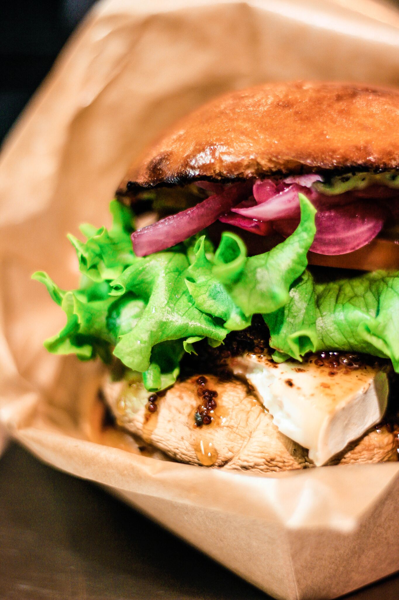 .... Vegeburger 7€ .. Veggie burger 7€ ....