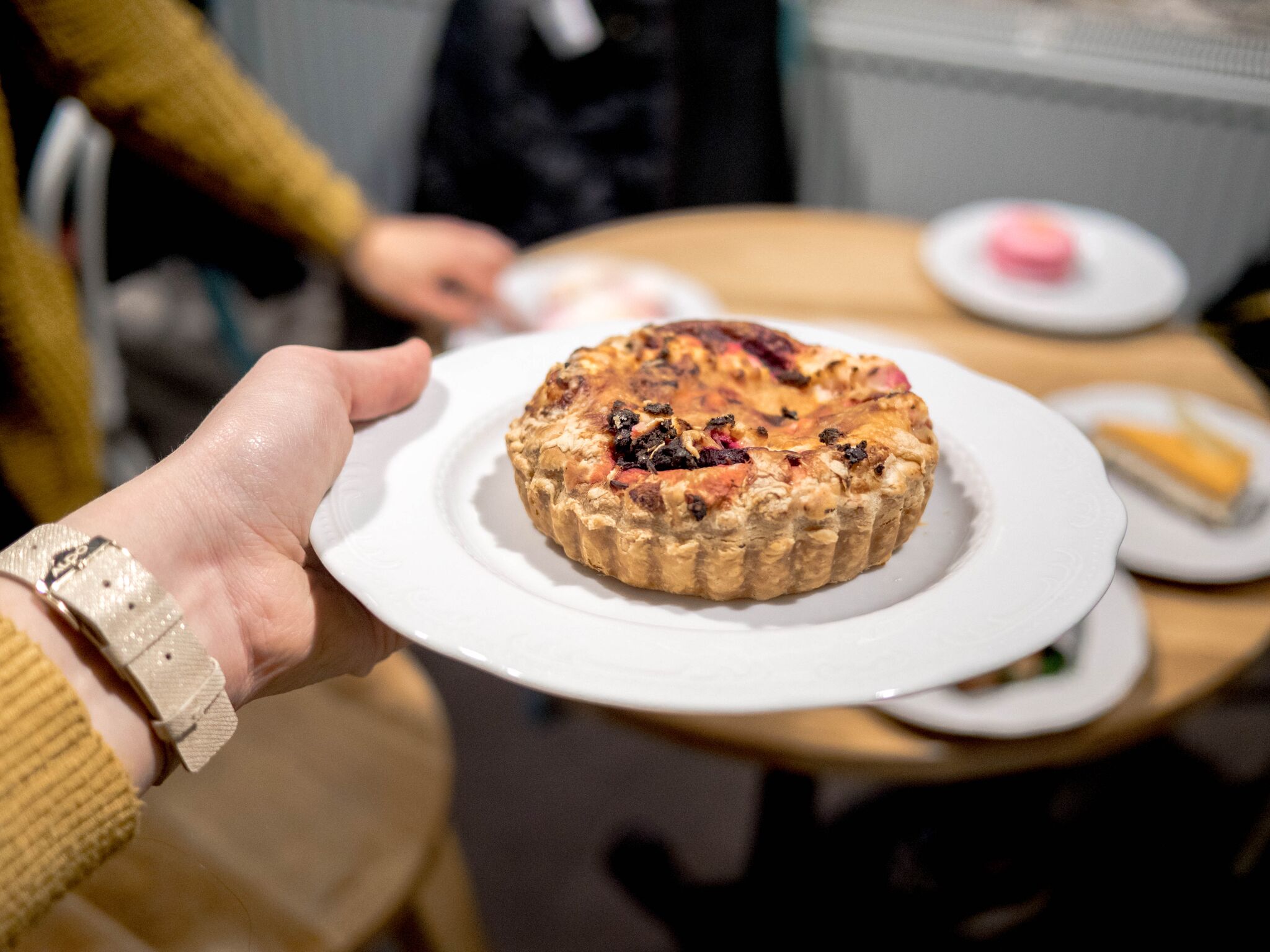 .... Quiche peedi ja fetaga 2,5€ .. Quiche with beet and feta 2.5€ ....