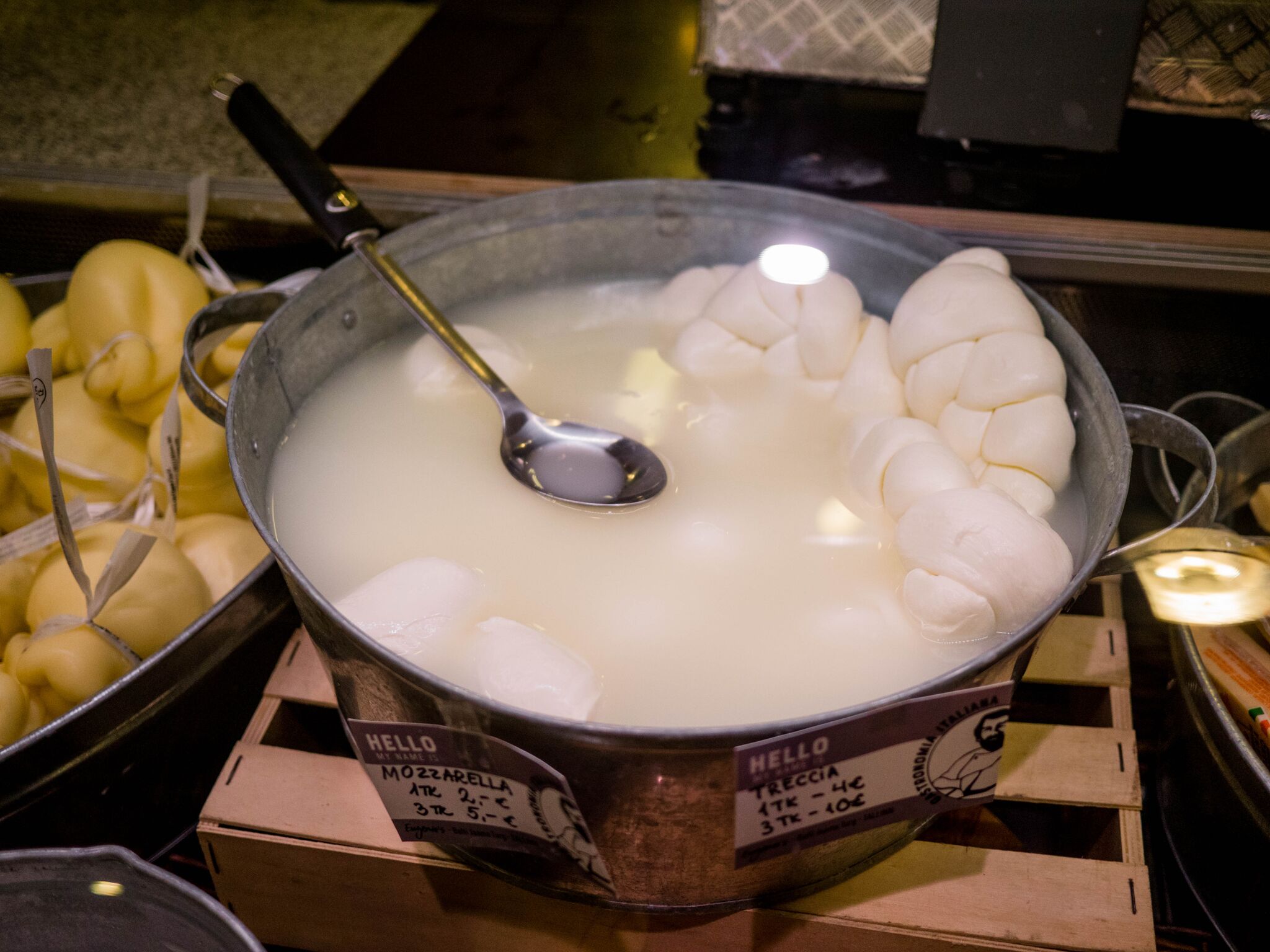 MOZZARELLA