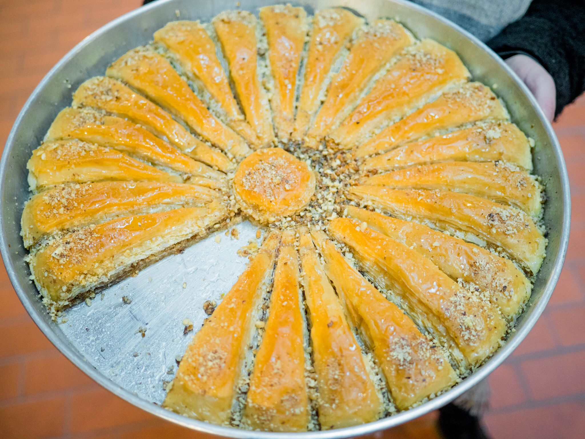 .... Kreeka pähkliga bakalava (suur) 2,5€ .. Walnut baklava (big) 2.5€ ....