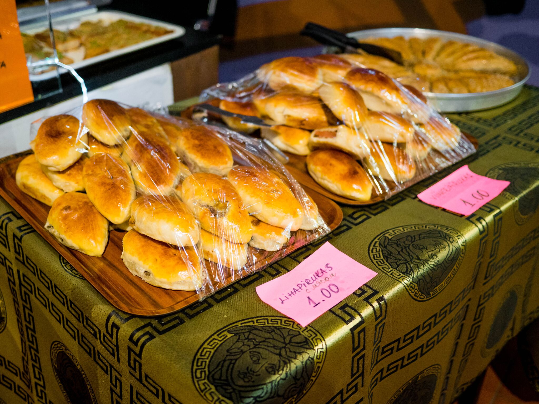 .... Pirukad 1€ .. Pastries 1€ ....