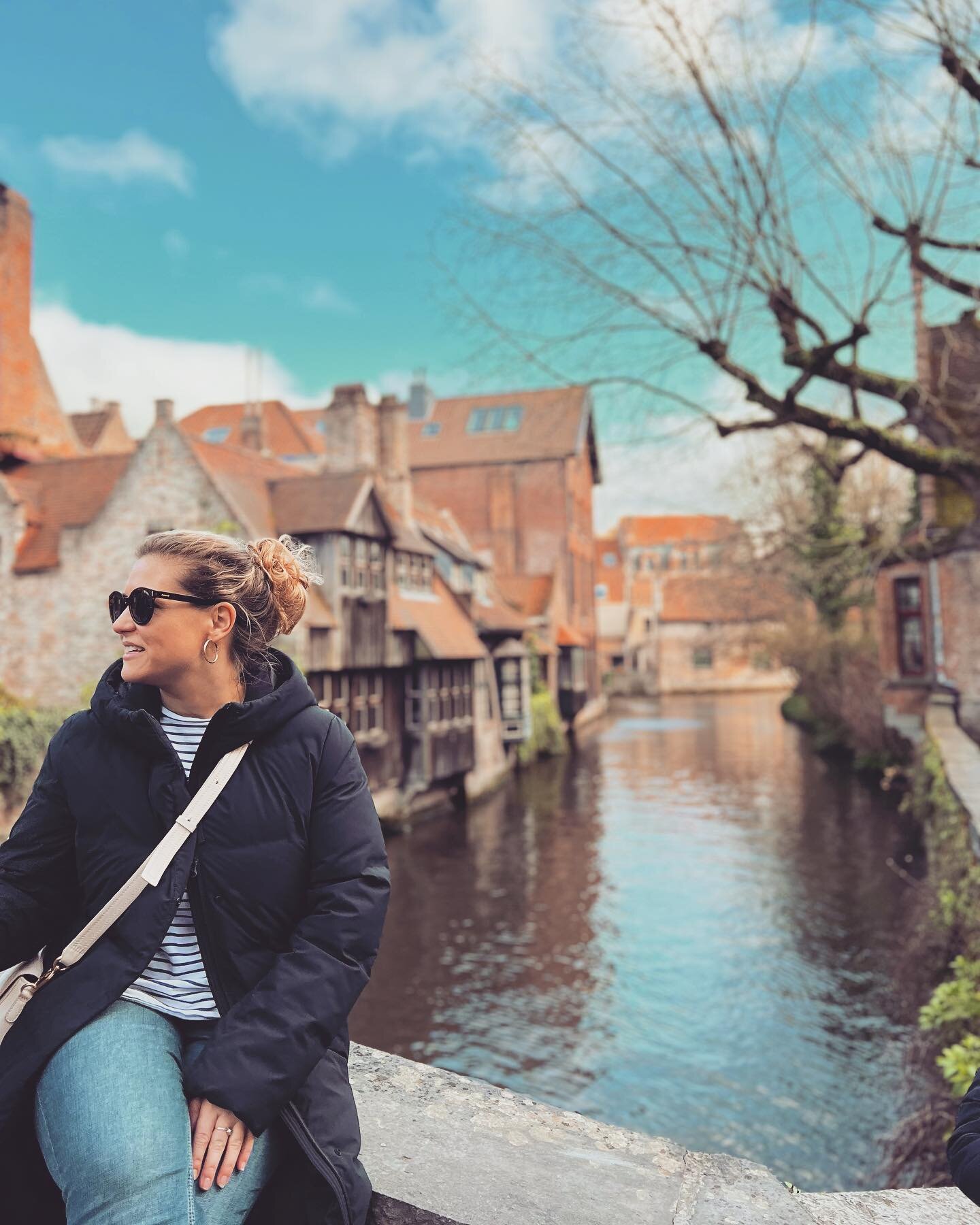 Unwinding in Bruges 🤍 With my beloved travel organiser (and personal photographer) @lfilipecr x