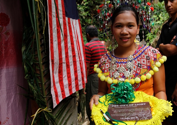 There are nine completed micro-hydro projects under the ‘Gift of Light’ initiative, providing light to 213 homes and a 25 door longhouse in Long Kerabangan, Long Tanid, Nanga Talong Engkari, Pa’Brunut, Puneng Trusan, Long Lidung, Long Beluyu, Long Resina and Long Remirang.