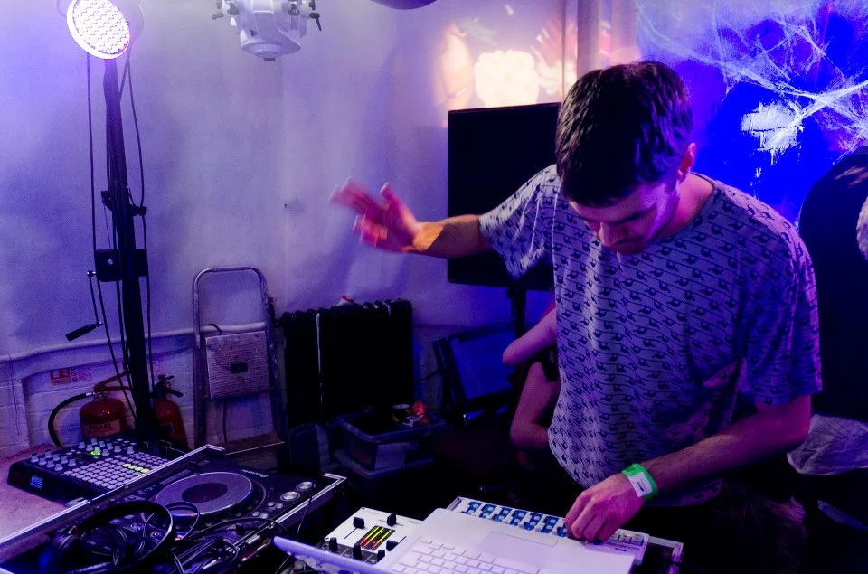 djing.jpg