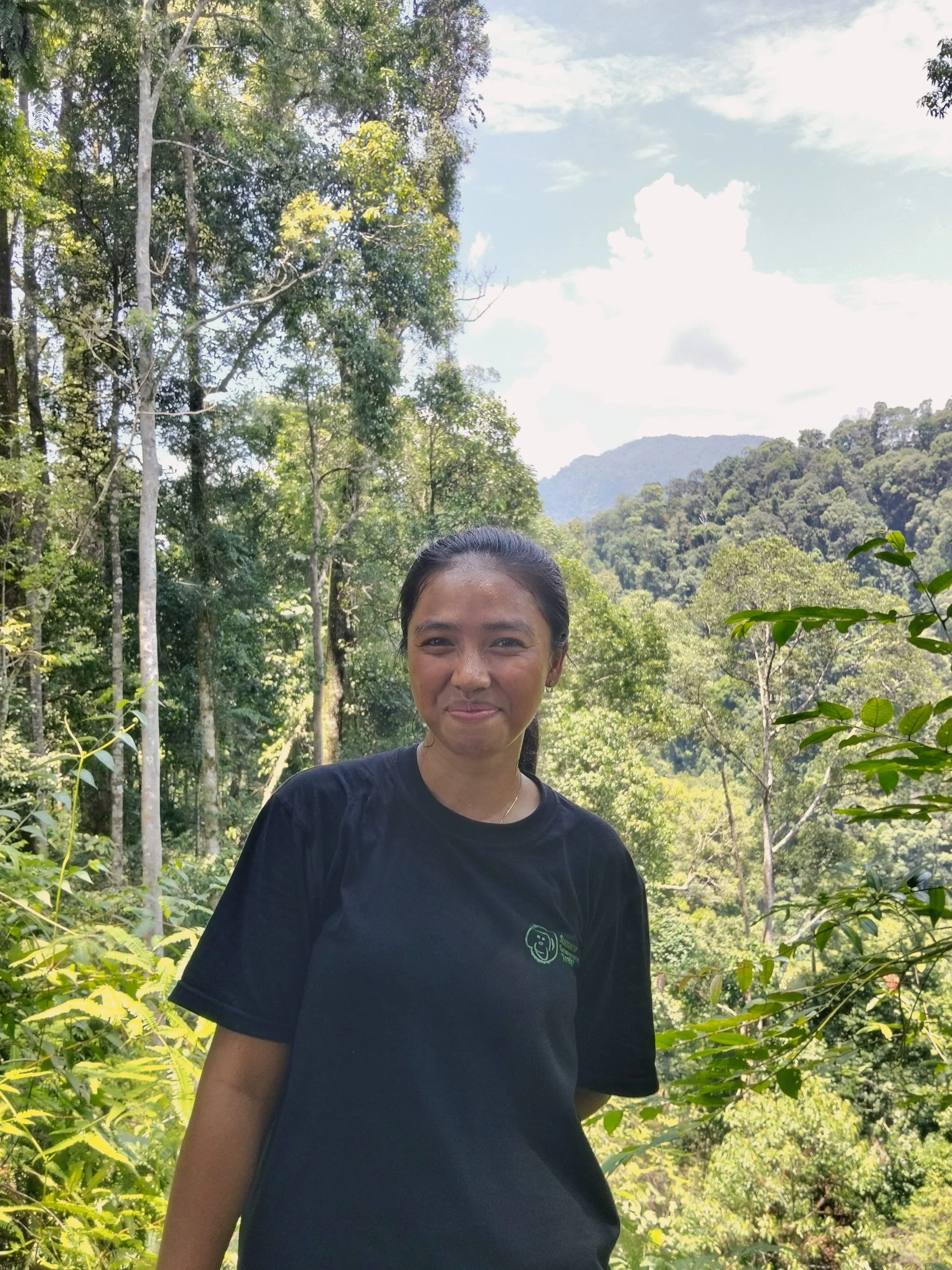 Sarah Certified Women Jungle Guide - Sumatra Orangutan Treks Bukit Lawang