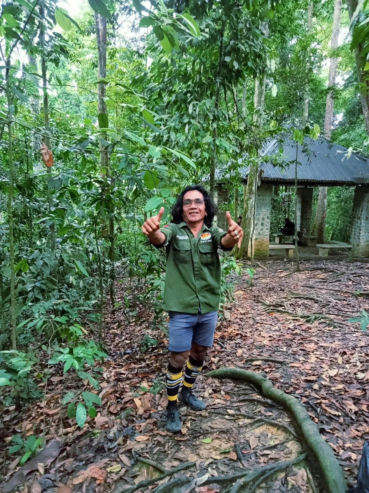 ARMAN PURBA =Certified Jungle Guide | English & French Speaking