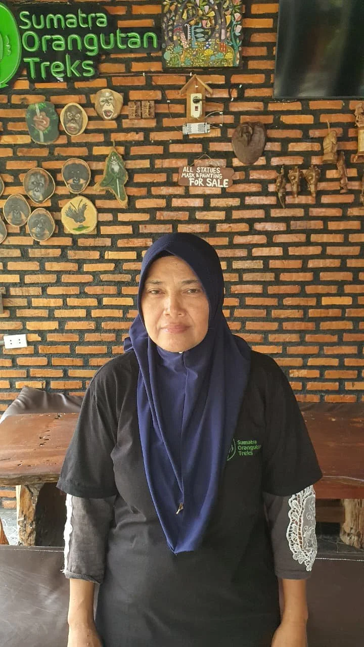 Inung Restaurant Chef & Room Cleaning Sumatra Orangutan Treks Bukit Lawang 