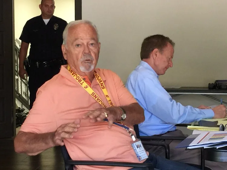 MIEMBRO DE LA JUNTA RICHARD VLADOVIC (BD7) Y EL SUPERINTENDENTE DE LAUSD AUSTIN BEUTNER EN LA REUNIÓN ANUAL DE LA junta el MIÉRCOLES