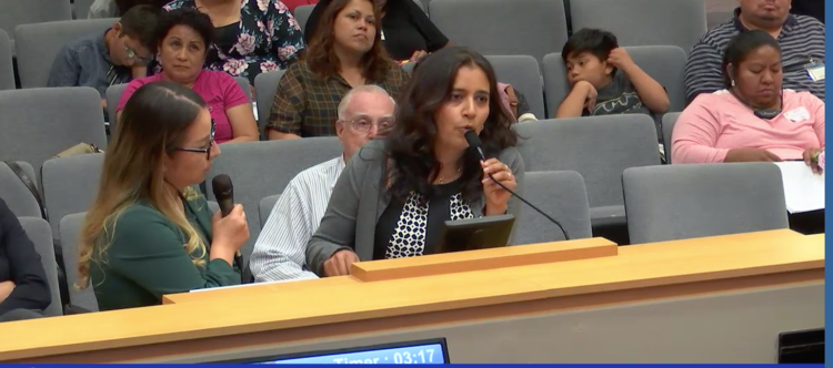 LA madre de familia DIANA GUILLEN habla ante LA JUNTA DIRECTIVA DURANTE LA AUDIENCIA DE LCAP