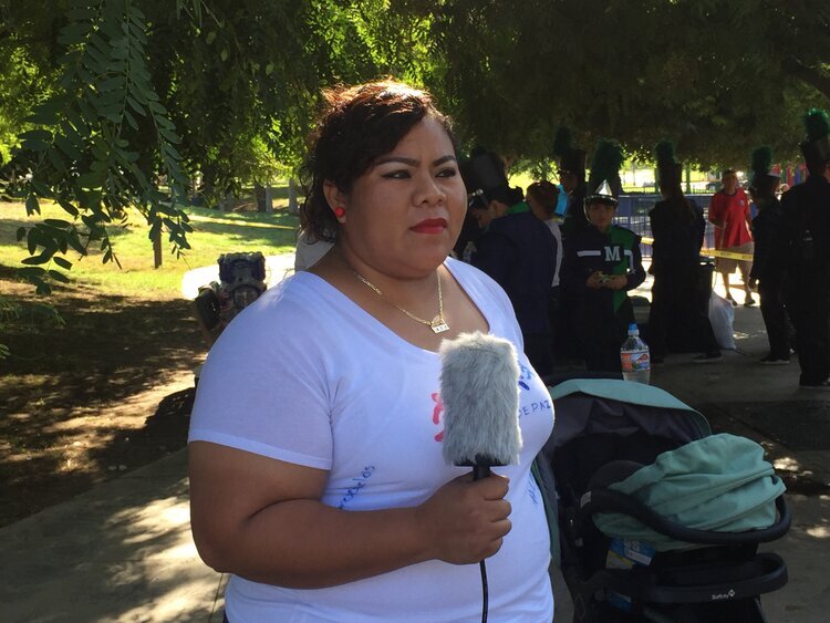 La madre de familia MAGDA VARGAS asistió a la caminata de paz de Speak UP EL SÁBADO PARA pedir EL FIN DE LA HOSTILIDAD CONTRA LAS FAMILIAS INMIGRANTES.