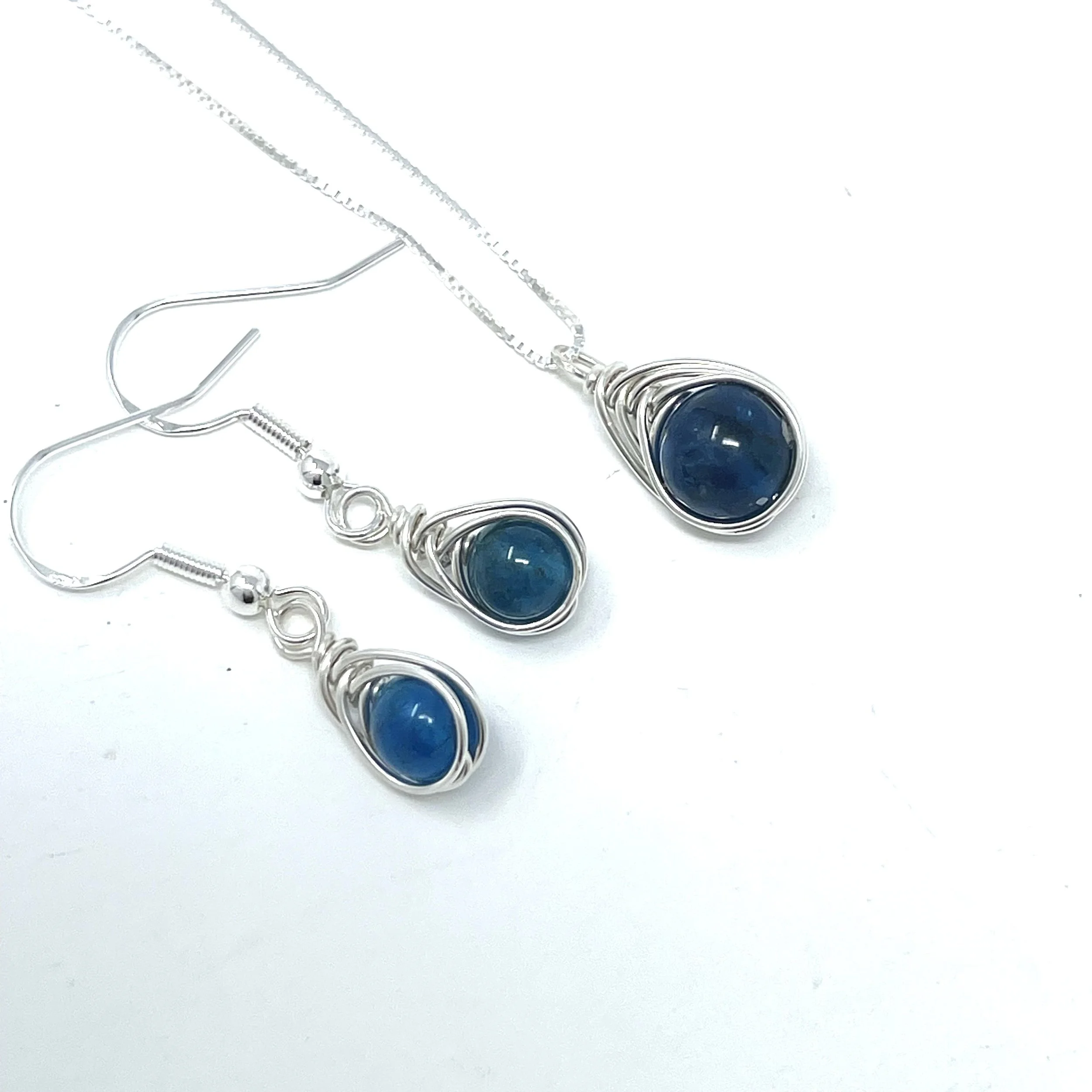 Sterling silver Apatite gemstone set — $60