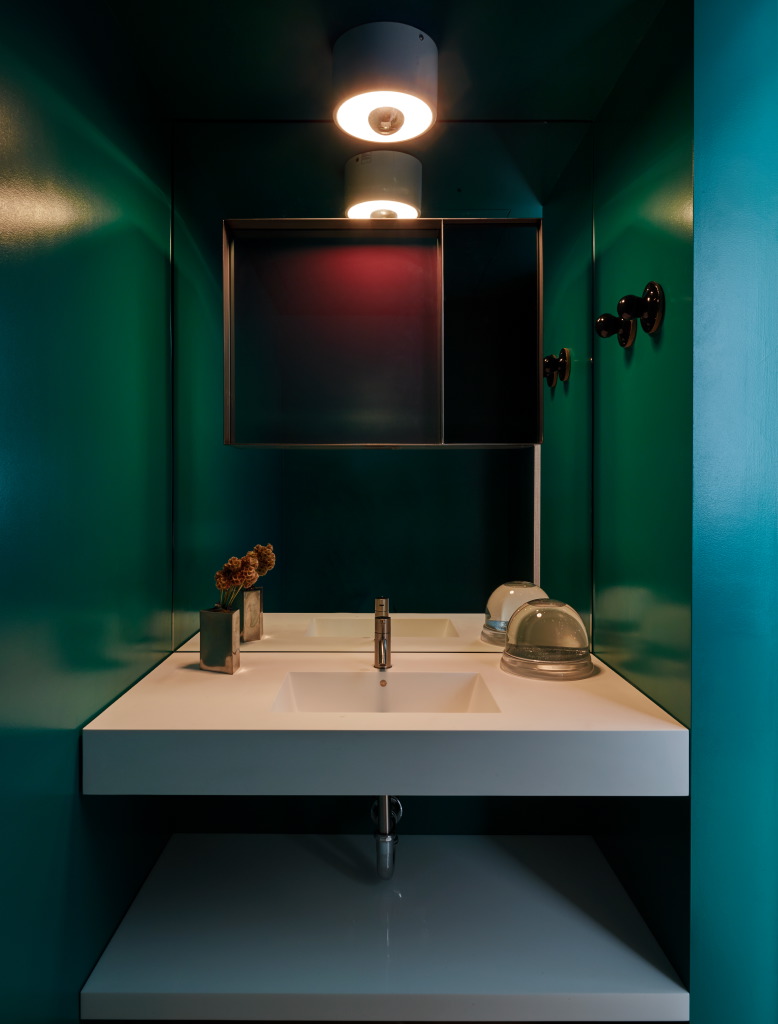 Powder Room.jpeg