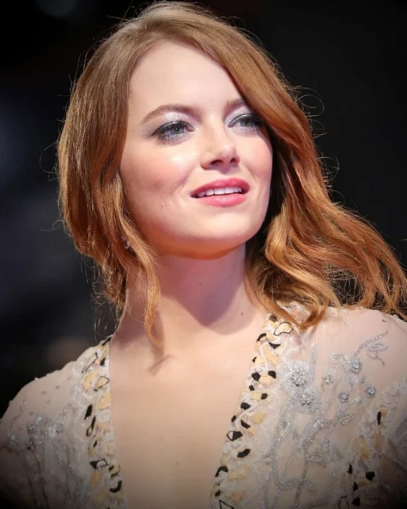 rs_1080x1350-180830154103-1350-2emma-stone-venice.jpg