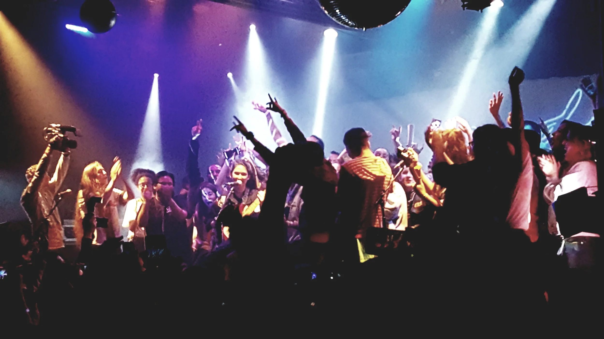 That time Hinds played "Davey Crockett" at the Echoplex and everybody ran onstage for a dance party. April 1, 2016 Photo by EvilTapo