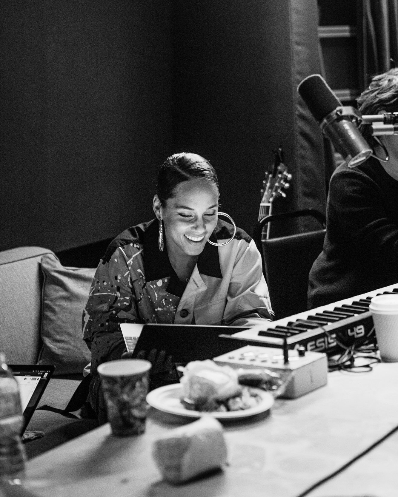 20191211_billboard_sheisthemusic_studio_168_bw.jpg