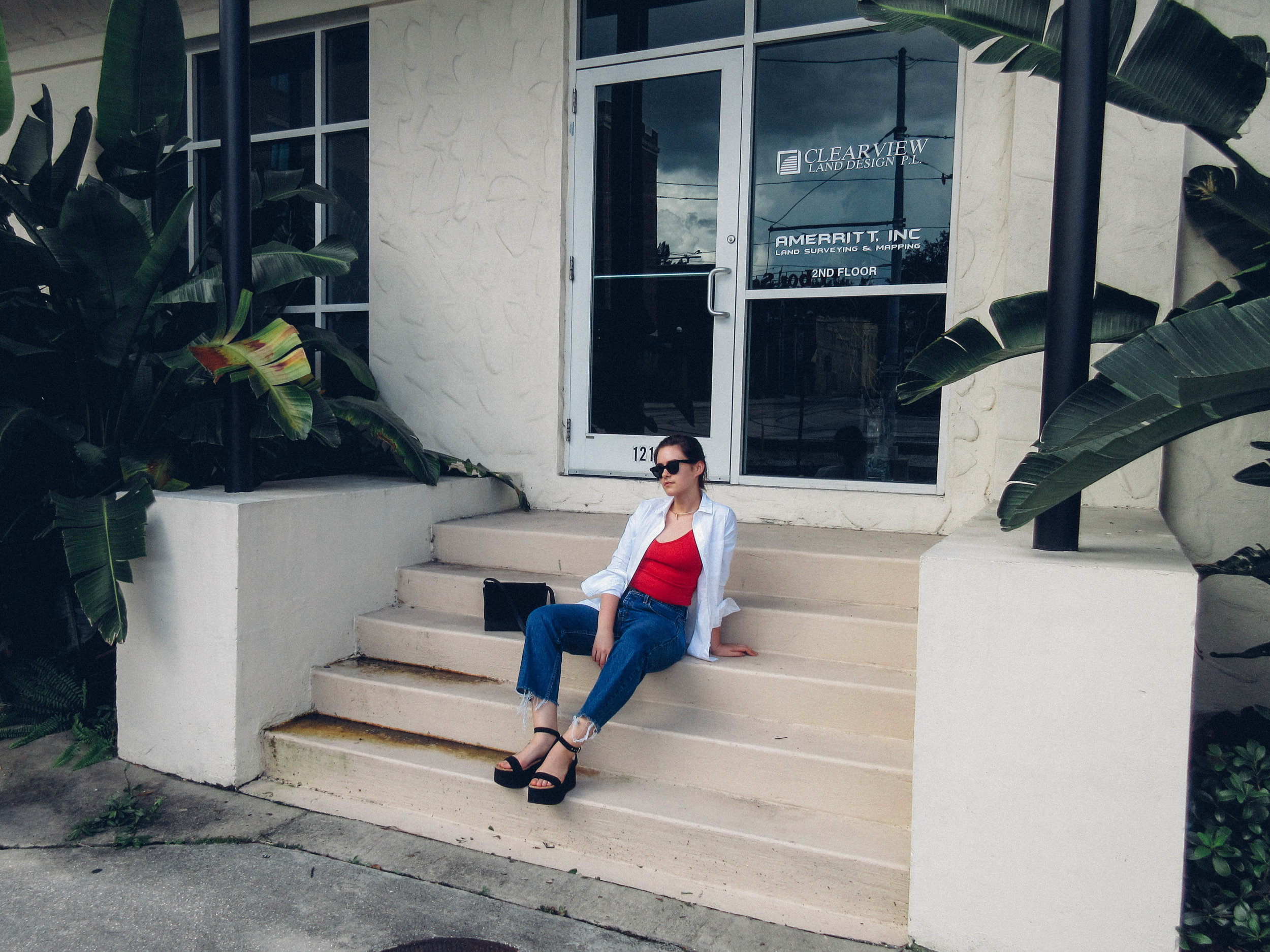 Minimal summer outfit