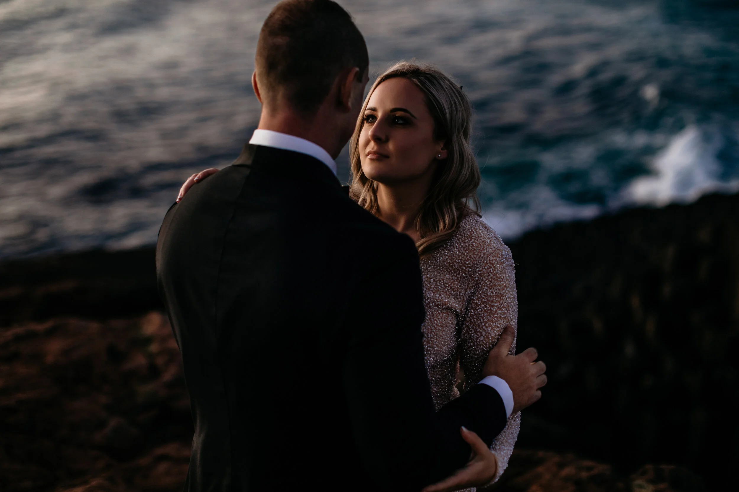Gold Coast wedding photographer feather and finch photography captured the bride and groom at Fingal Heads