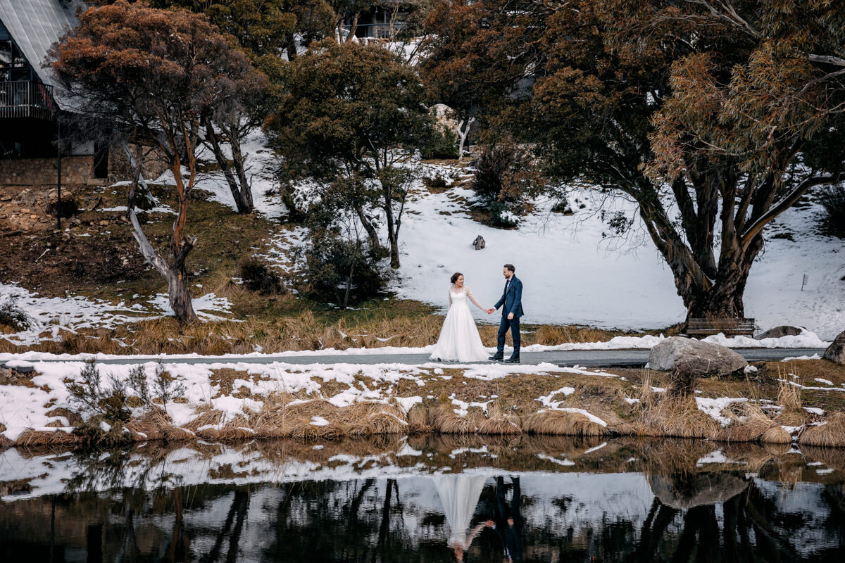 127783-sarah-dales-snow-filled-winter-wedding-in-thredbo-by-feather-and-finch-photography.jpg