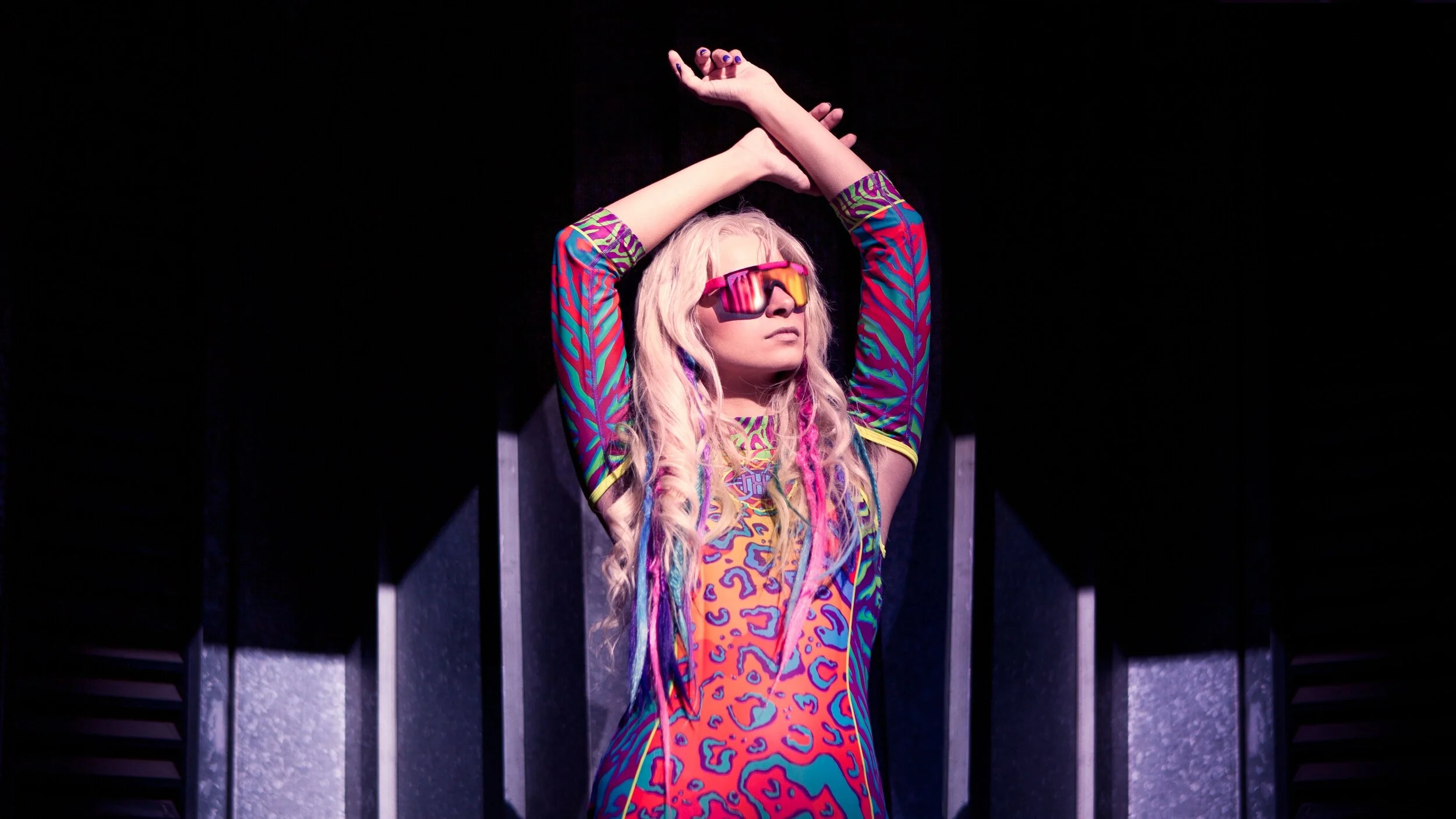 NIXI KILLICK - LIGHTNING SUNRISE