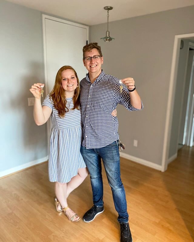 We have a home! 🏠💗
&bull;
&bull;
&bull;
This has been a journey, to say the least. We&rsquo;re grateful to our realtor and friend @jenniferbrookleybhhs who has walked with us the past two years through our initial failed attempt to prove freelance 