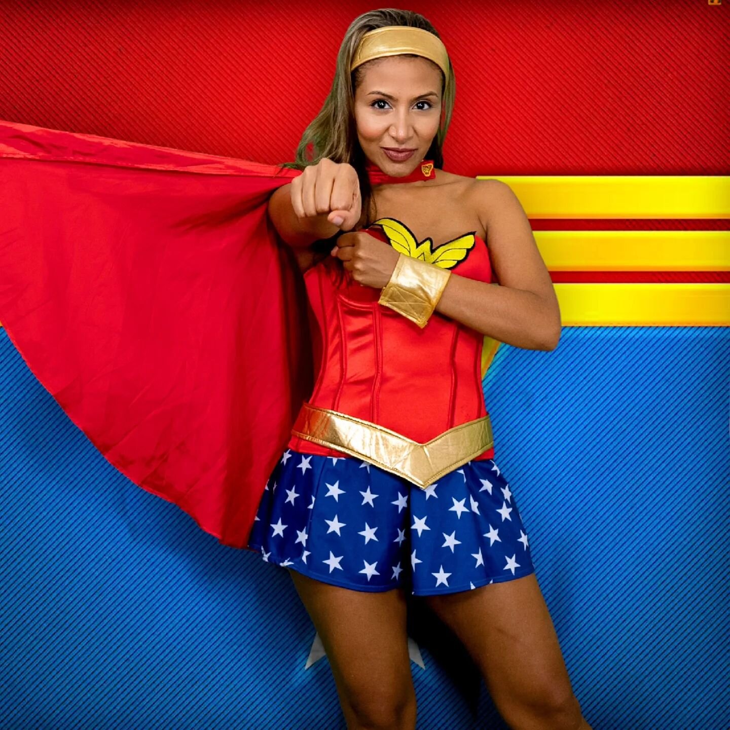 WONDERWOMAN💜💙💚
.
Wonderwoman is a really popular character request for my parties. One of the things I like to do with  our mini super heros is to get them to show me their best superhero poses. So much fun! 
.
Don't forget I offer....
.
Magic, Pa