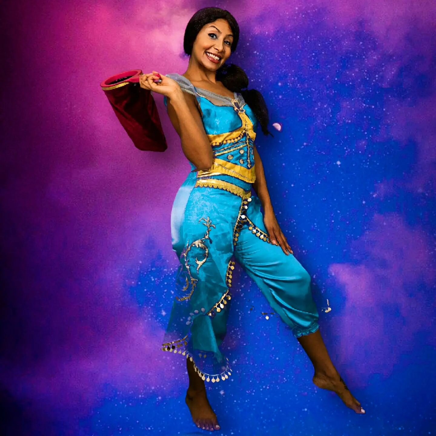 PRINCESS JASMINE 💚💙💜
.
In all of my parties I love to do a little Magic. The absolutely love my making things dissappear in my Magic bag. So much fun! 
.
Don't forget I also offer...
.

Magic, Balloon modelling, Pass the parcel, Bubbles, Dancing w